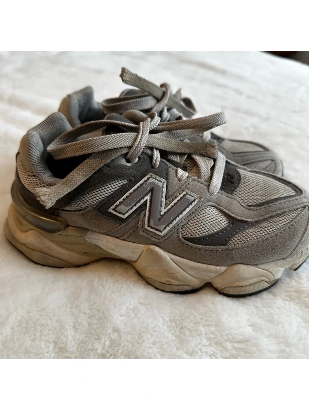 New Balance Boy’s 9060 Size 2 Sneakers